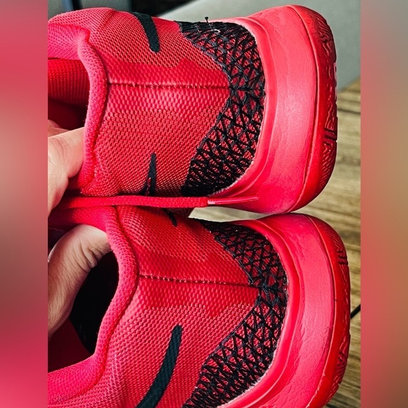 Nike Kyrie Flytrap 6 Low University Red size 9.5 men’s - Picture 8 of 10
